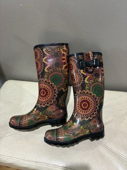 Rain boots size 7