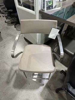 Zuri Modern Adjustable Barstool Chair – $300 📦 Florida