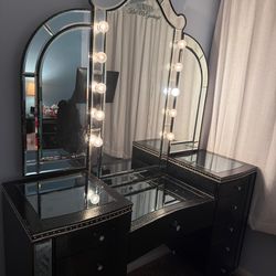 Glam Black Mirrored Makeup Vanity Desk with Lighted Mirror