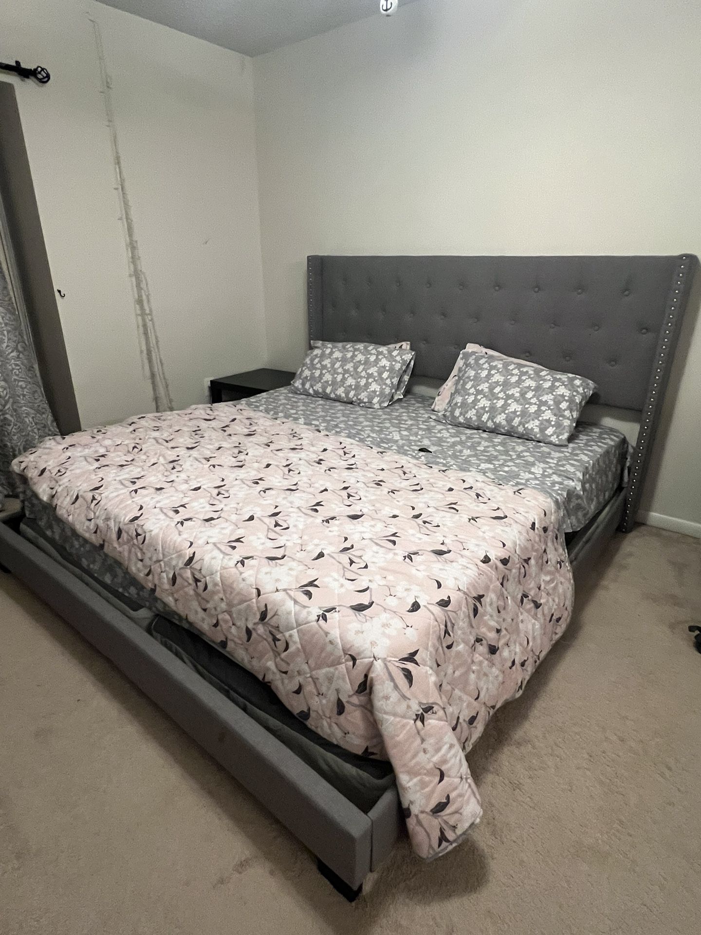 King Bed Frame With Mattress And 2 Boxes
