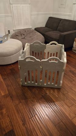 Plastic Play Pen