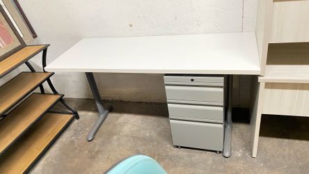 Single cabinet computer desk