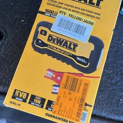 DeWalt 1600 Peak Amp Lithium Jump Starter