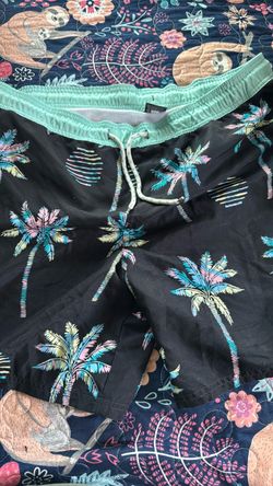 Men swim trunks palm trees Size large