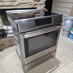 BOSCH 800 series30"  Induction Slide In Range