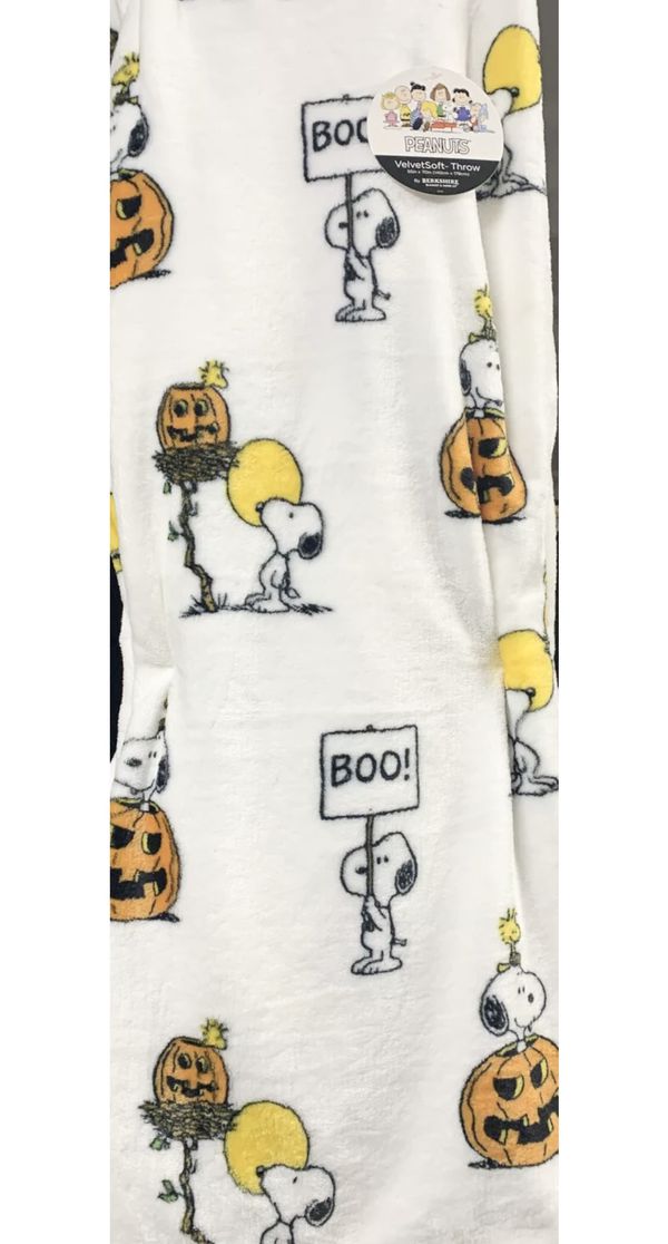 Peanuts Berkshire Halloween Throw Blanket VelvetSoft Snoopy Woodstock ...