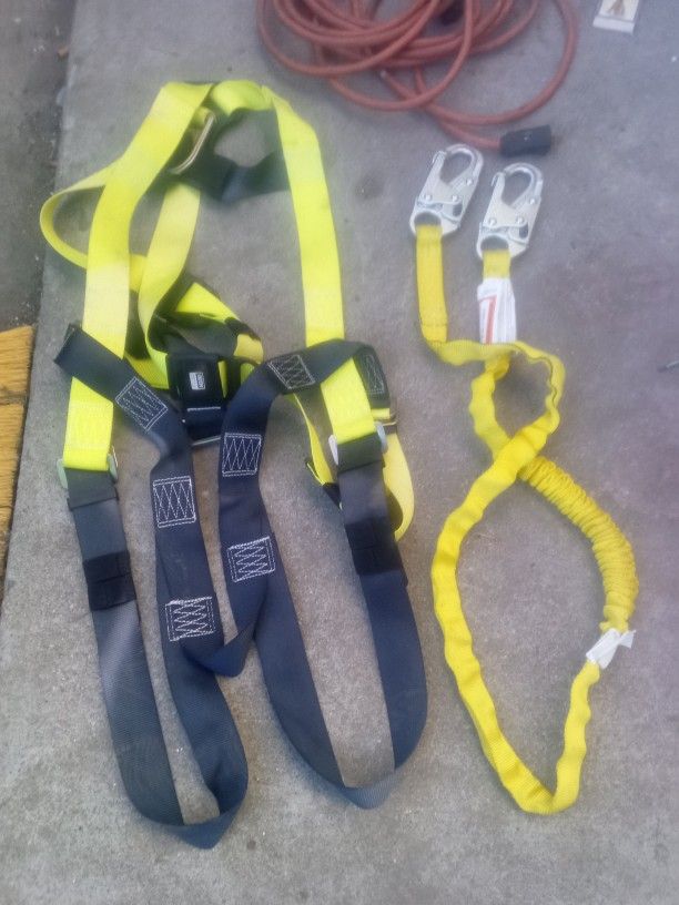 Body Harness And Lanyard 