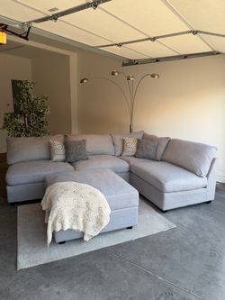 Gray Modular Sectional Couch With Ottoman
