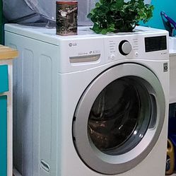 LG WM3500CW Front-Load Washer