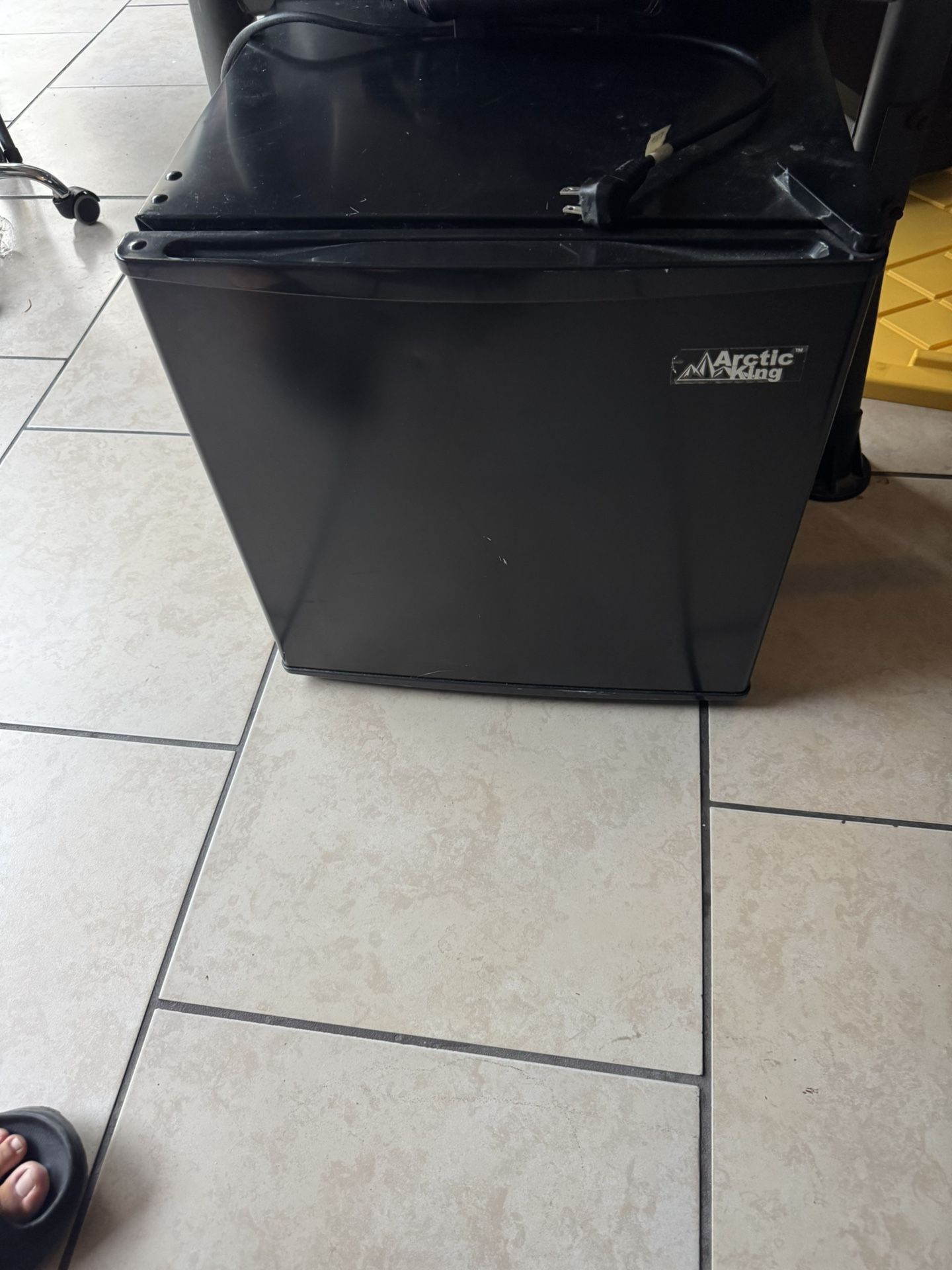 Arctic King Mini Fridge 