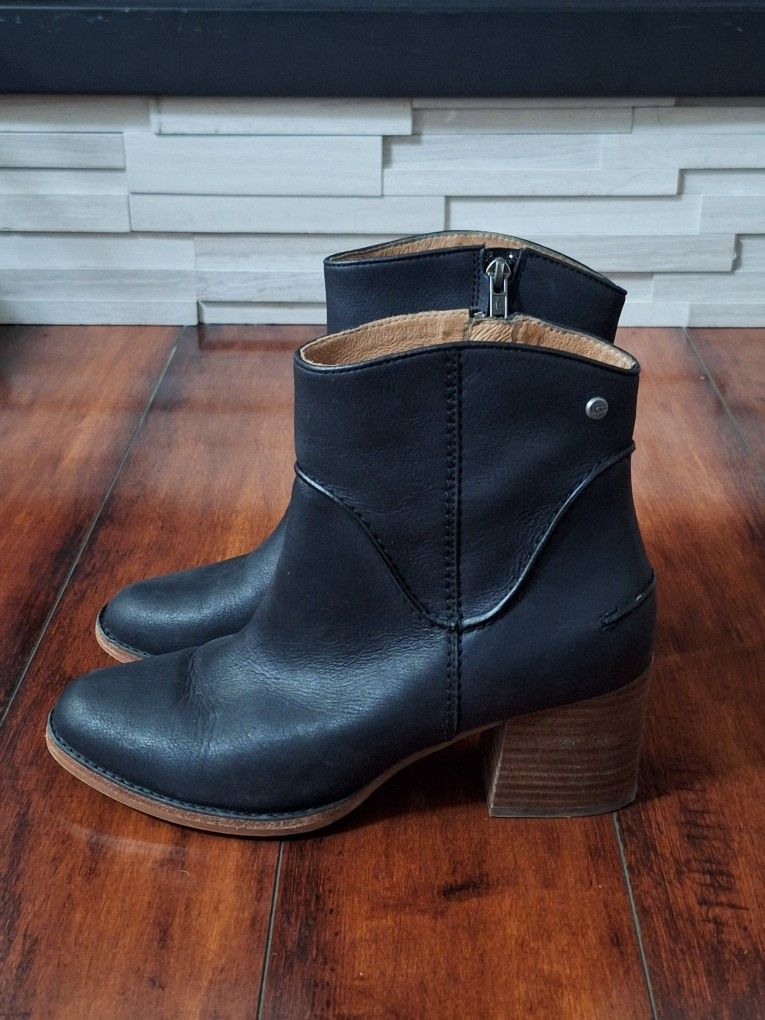 UGG Annie Boot Black Size 8.5