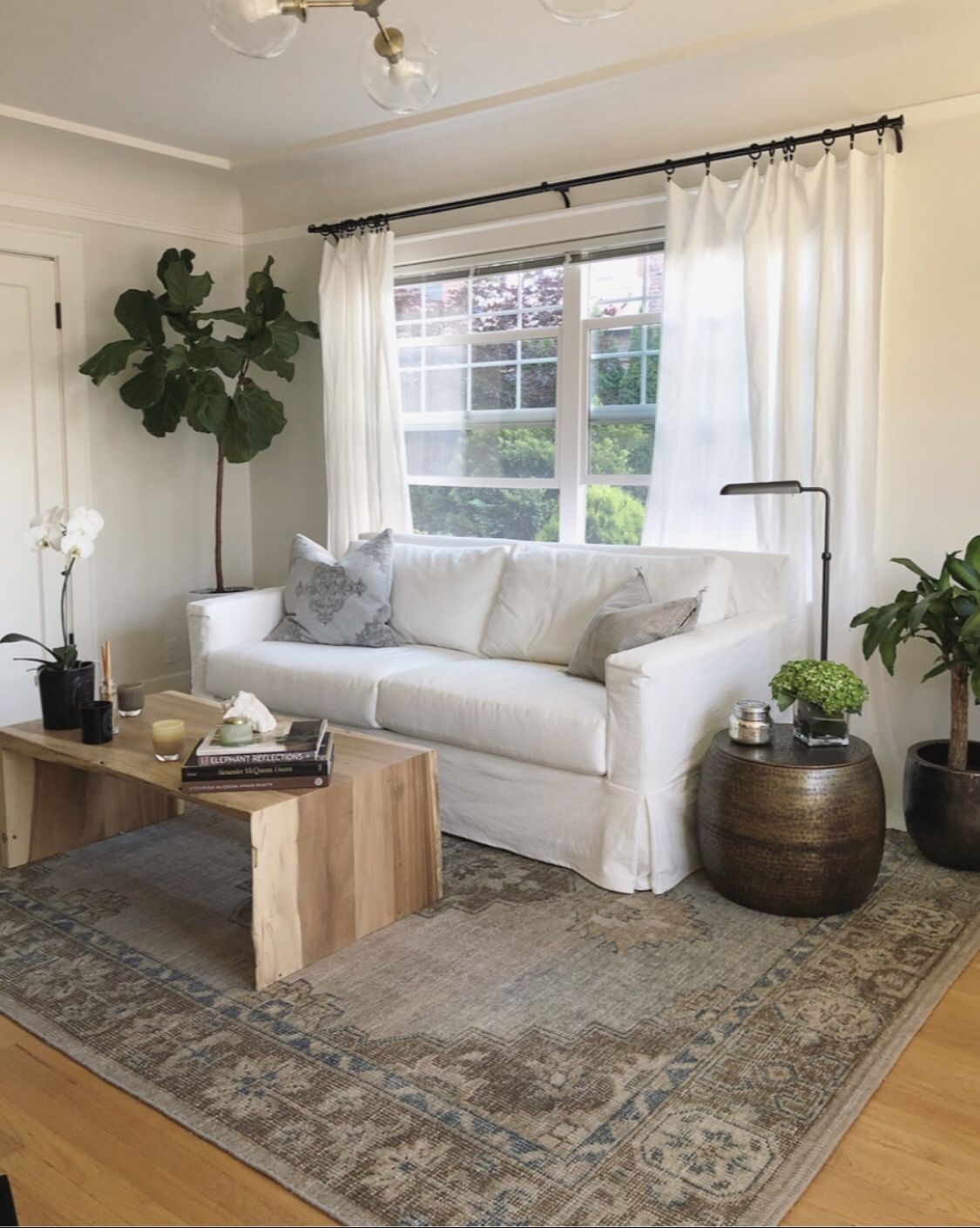 New Pottery Barn Finn Rug 8x10