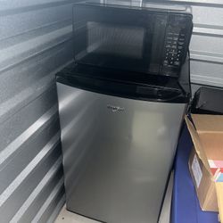 Whirlpool Mini Fridge 