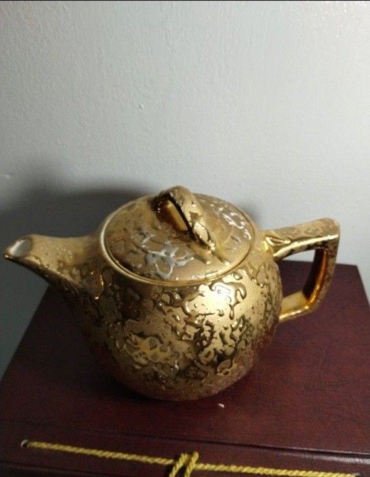 60's McCOY 24 KT GOLD TEAPOT - 32 OZ  / V33
