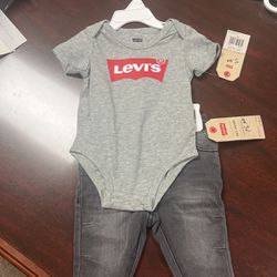 Levi Outfit