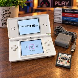 Nintendo DS Lite + Games + Charger