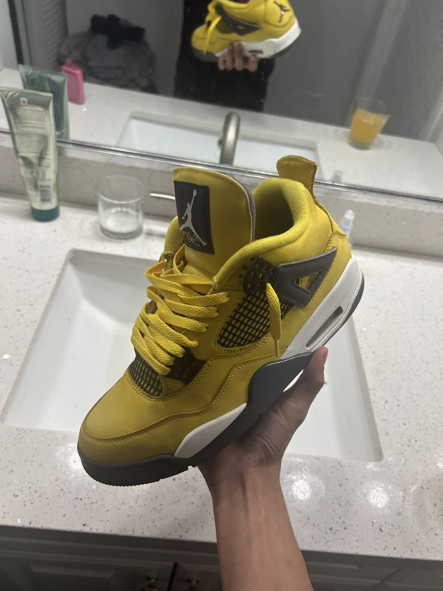 Jordan 4 “Lightning”