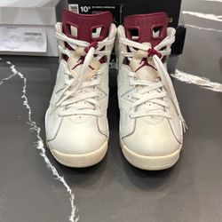 Jordan 6 maroons Size 10