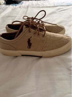 Men’s Snickers size 9D