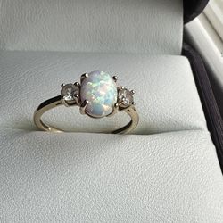 10kt gold Opal cocktail Ring
