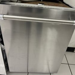 Thermador 24” Dishwasher 