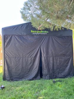 Golf simulator enclosure