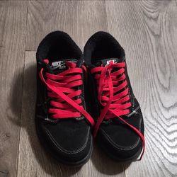Nike Air Force 1 Low Top kids Black/Red Lace-Up Athletic Sneakers