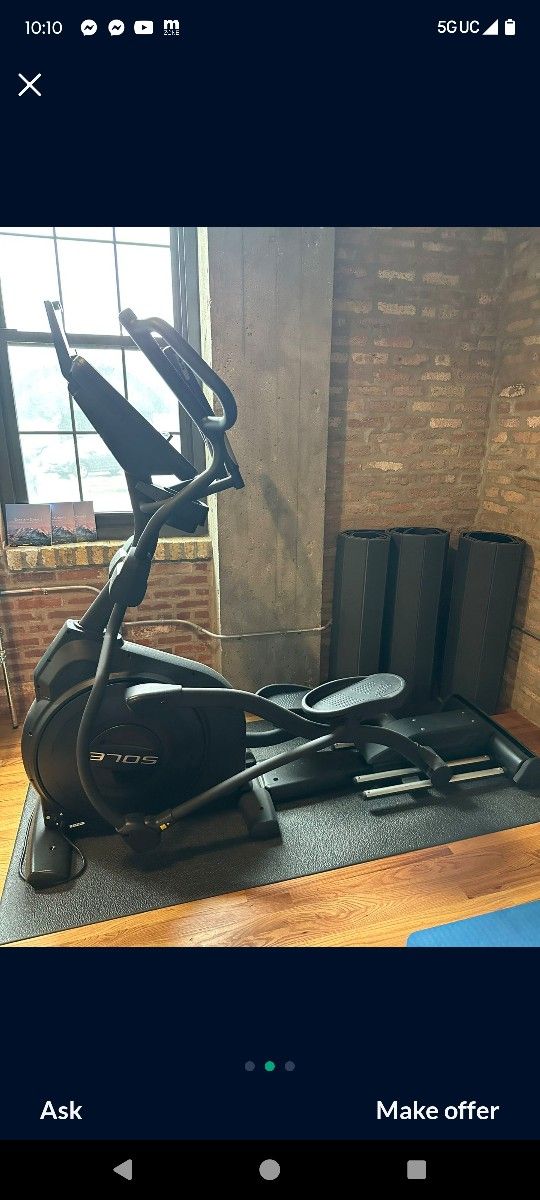 SOLE E98 ELLIPTICAL MACHINE ( LIKE NEW & DELIVERY AVAILABLE TODAY)