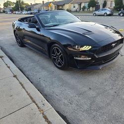 2019 ford mustang convertible