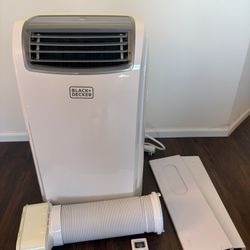 14,000 BTU Air conditioner with Heat Pump, Black And Decker