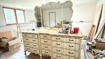 Vintage French Provincial Bedroom Set – 4 Pieces