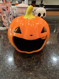 HALLOWEEN DECORATIONS