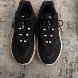 Kids Adidas Original Ozelia Size 6