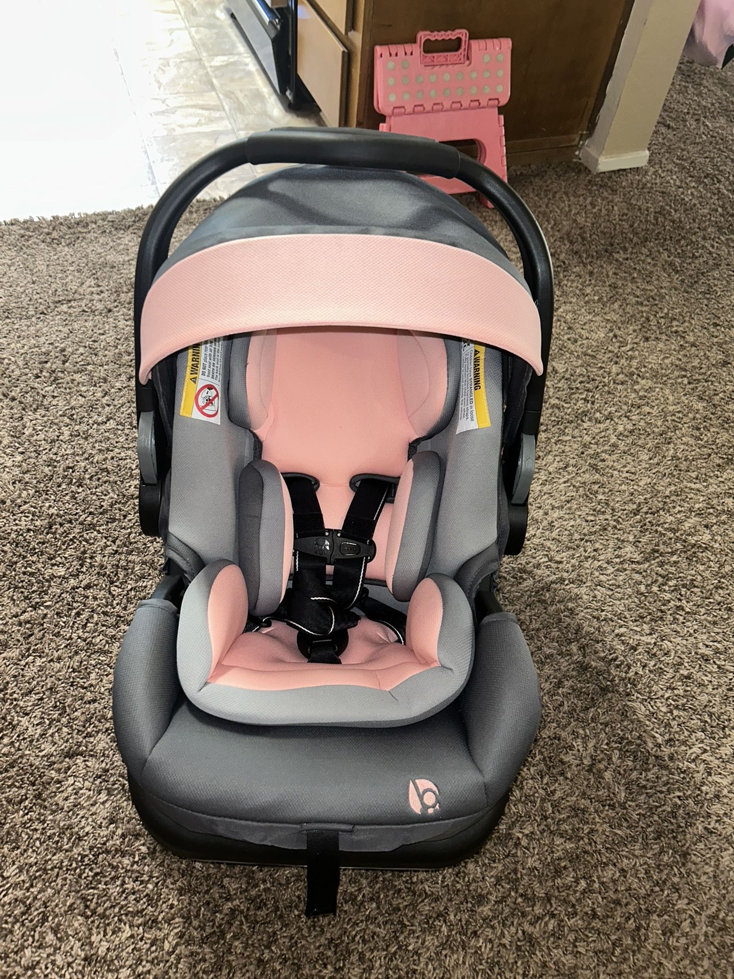 Baby trend Car Seat With base