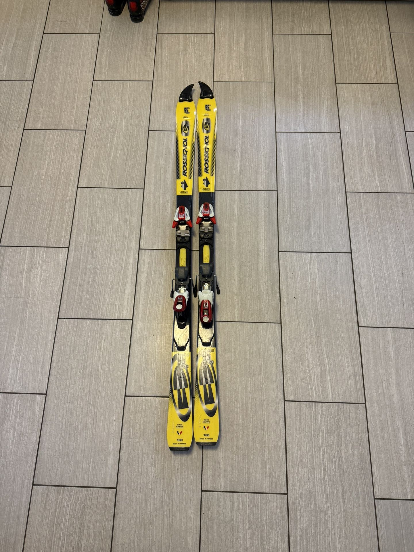 Rossignol 95 Pro Skis 160cm with Axial Race Carve 110 Race Bindings