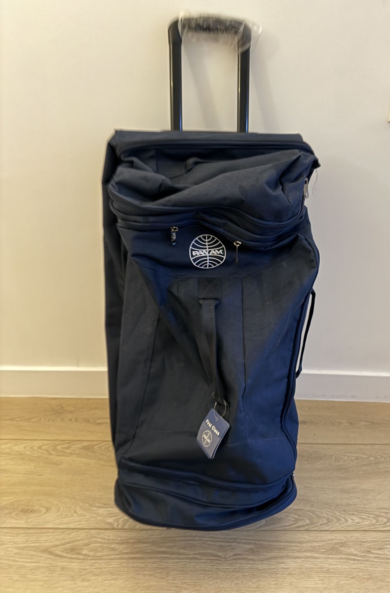 Pan Am Airlines Navy Blue Retro Rolling Duffle Bag Wheels w/ Tag