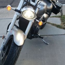 Suzuki Boulevard M50