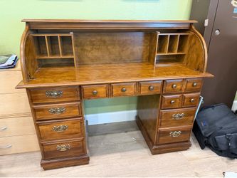 Roll top desk