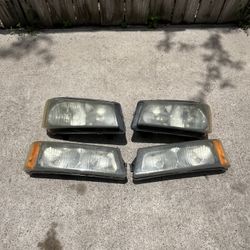 03-07 Chevy Silverado Headlights 