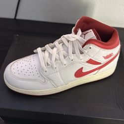 Jordan mid white lobster dune red