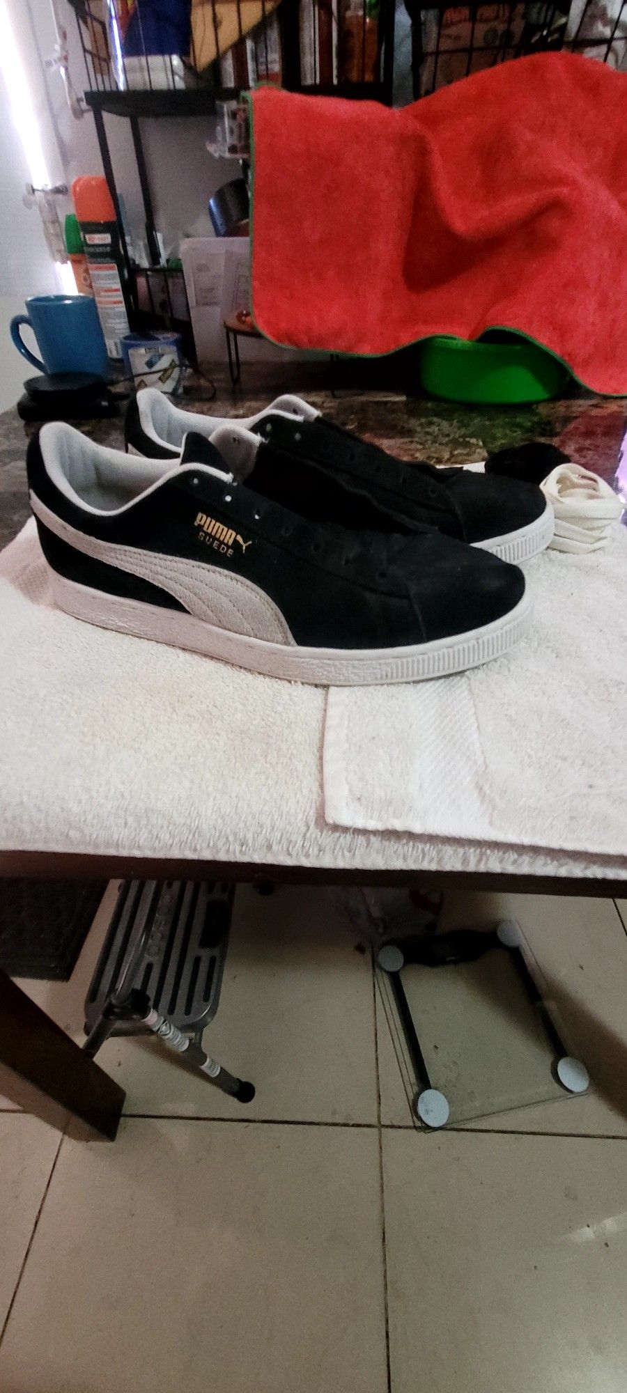 USED PUMAS SIZE  8 1/2 MEN WERE USED VERY WELL  TAKEN CARE OFF HABLO ESPAÑOL 