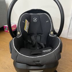 Maxi cosi carseat with base 