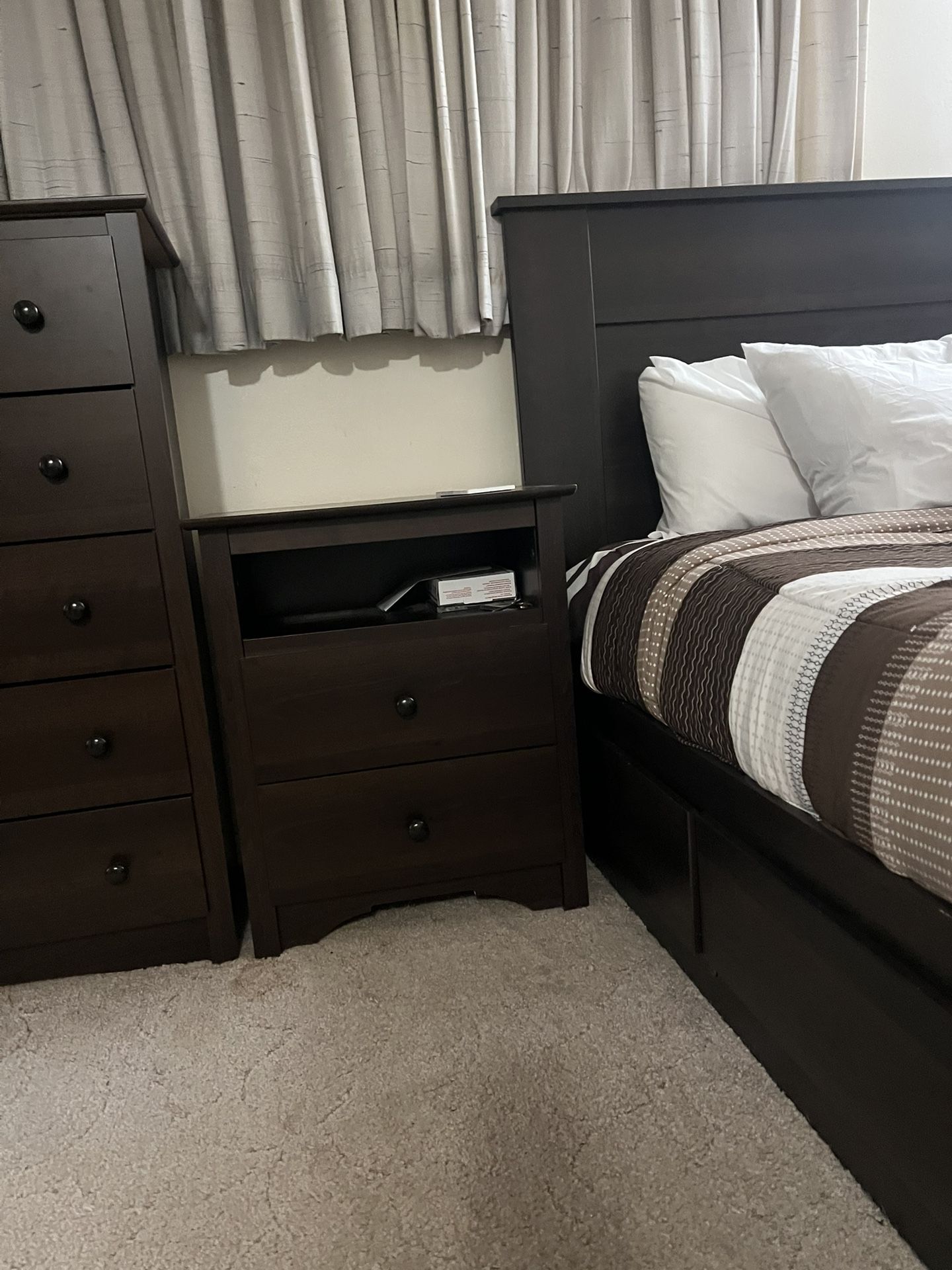 King Size Bedroom Set With Dresser And Side Tables