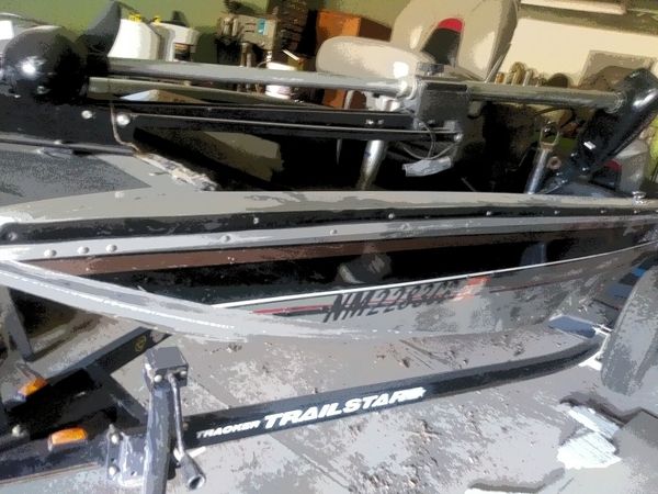 2001 bass tracker pro crappie 21" boat