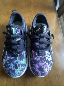 Puma Sneaker For Little Girls Size 11