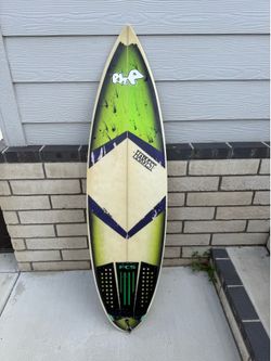 Harvest surfboard shaped by Jack Knight, length 5’ for young teens
