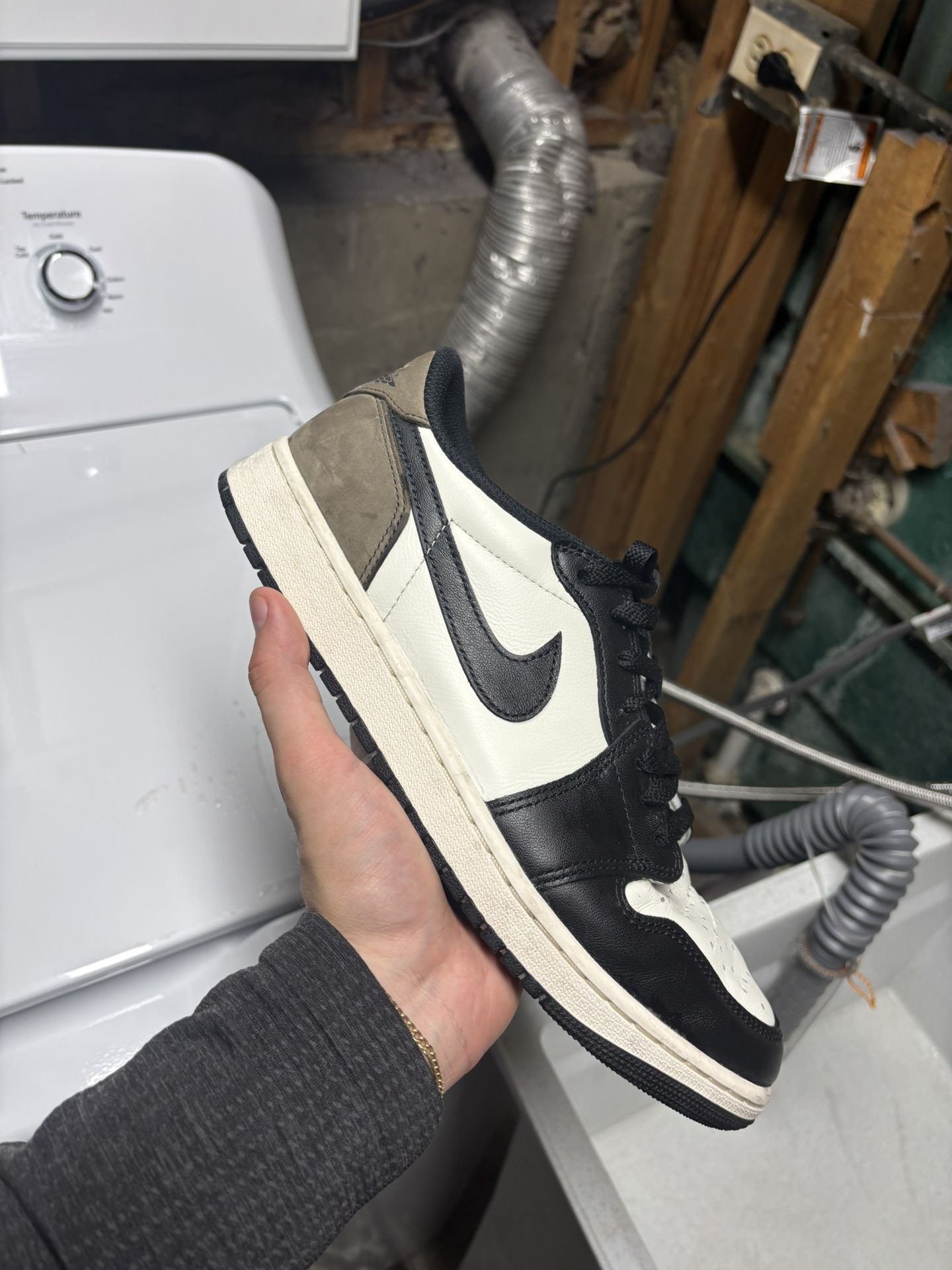 Jordan 1 Mocha Lows Size 10