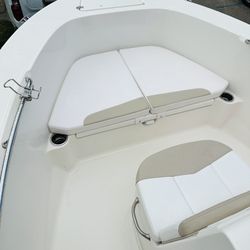 Robalo R180