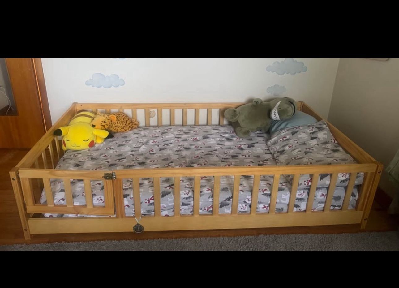 Twin Floor Bed