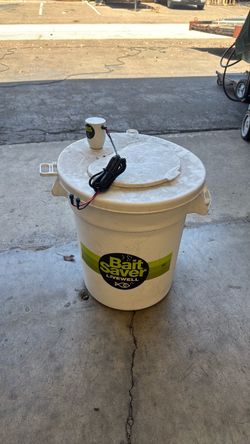 Live bait well setup. 10gallon for fishing.